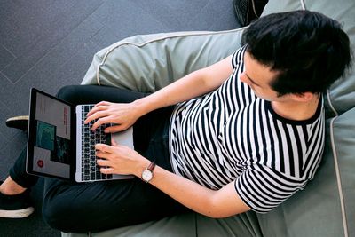 5 Hidden Fears That Stop Men From Sharing Their Thoughts Online