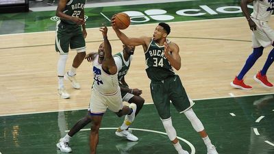 Dwight Howard Cites His Own 'Crazy' Decision in Advice for Giannis Amid Trade Rumors