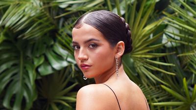 I want to add instant structural interest to my summer garden, but have no time for maintenance – Isabela Merced has the solution