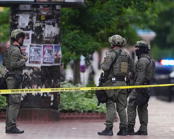 US judge temporarily halts deportation of Colorado fire attack suspect’s family