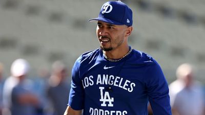 Mookie Betts Humorously Tells Pete Alonso Story About How He Broke His Toe