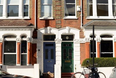 ‘Busiest May for house sales agreed since 2021’ as hotspots revealed
