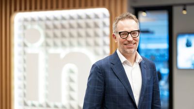 LinkedIn's CEO just got a new job at Microsoft, and he didn't even need to use the 'Open to Work' badge