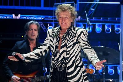 Rod Stewart cancels Vegas show for health reasons ahead of Glastonbury