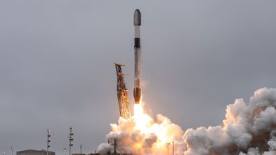 SpaceX launches Starlink satellite stack from Vandenberg Space Force Base (video, photos)