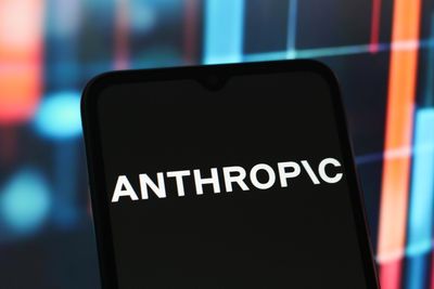 Anthropic researchers predict a ‘pretty terrible decade’ for humans as AI could wipe out white collar jobs