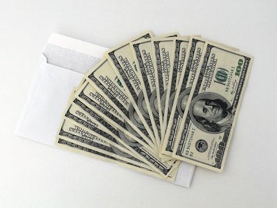 12 Underused Money Hacks That Quietly Shrink Your Cost of Living