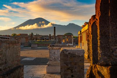 Structures partially collapse at Pompeii archaeological site after earthquake