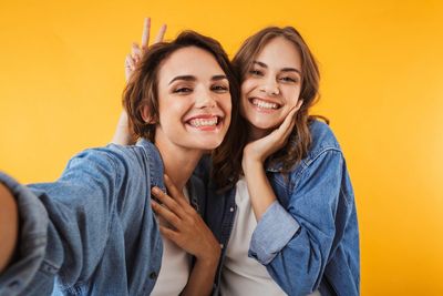 Is Your New Friend Too Good to Be True? 7 Warning Signs