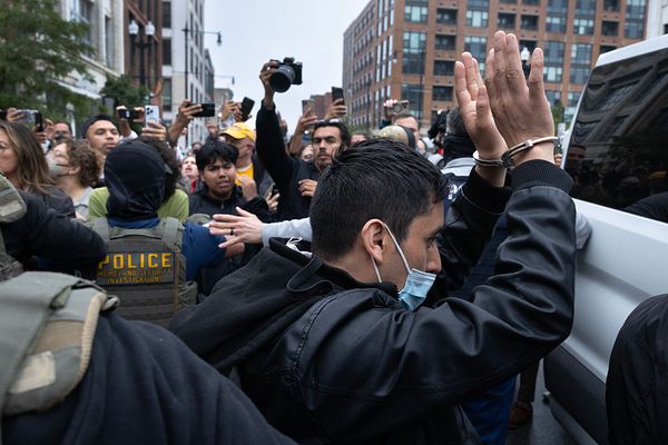 ICE Agents in Chicago Allegedly Lured Migrants To Monitoring Office To Detain Them: Report