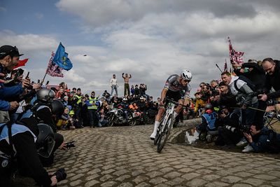 Mathieu van der Poel confirmed for Critérium du Dauphiné following wrist fracture