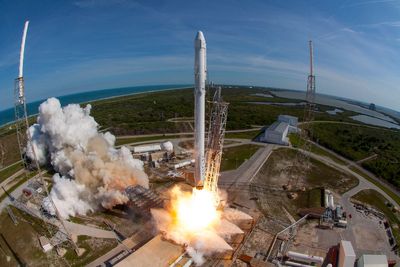 Elon Musk says he will slay Dragon space station transport after Trump contract threat