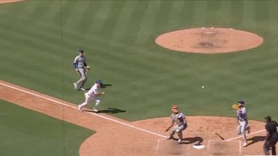 Mets Blow Late Lead vs. Dodgers After Disastrous Error on Play at the Plate