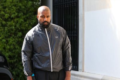Ye weighs in on Musk, Trump feud