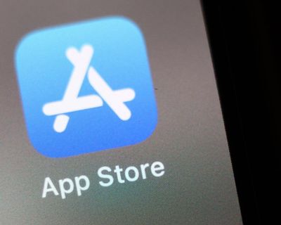 Australians may soon be able to download iPhone apps from outside Apple App Store under federal proposal