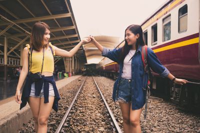 What is Relationship Anarchy? 5 Ways It Could Cure Loneliness
