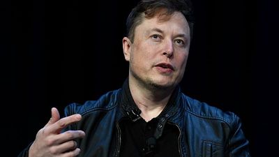 Elon Musk threatens to withdraw SpaceX's crucial Dragon capsule in feud with Donald Trump