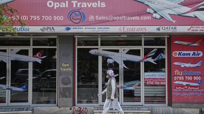 US-style blanket travel bans could be 'viable' in UK, says Tory chief Badenoch