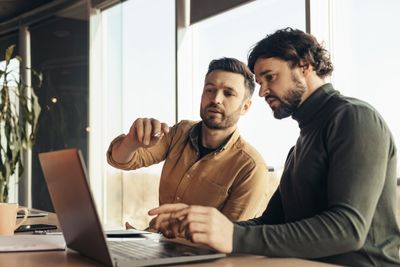 NEVER Ask Your Co-Workers To Do Any Of These Six Tasks For You