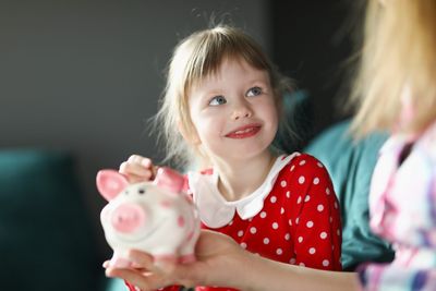 Your Kid’s First Allowance: A Powerful Moment You Shouldn’t Waste