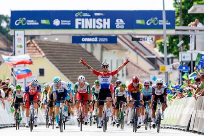 Tour of Slovenia: Dylan Groenewegen snaps up second bunch sprint win in three days