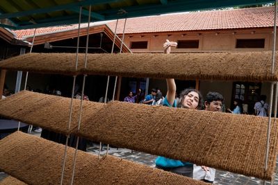 How an innovative portable shelter could help India's outdoor workers beat the heat