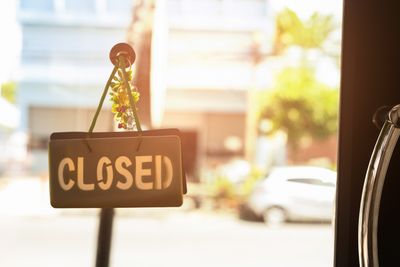 8 Abandoned Retail Chains That Only Exist Online Now