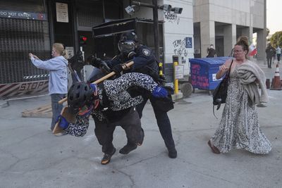 US police, protesters clash in Los Angeles following ICE raids