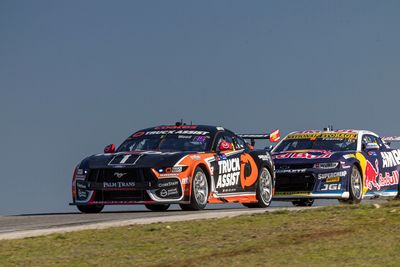 Ford and Chevrolet split Supercars wins at Wanneroo