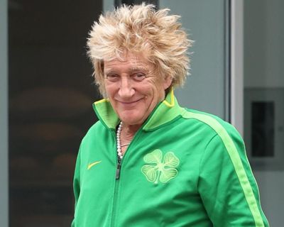 Rod Stewart cancels US tour dates with Glastonbury legends slot weeks away