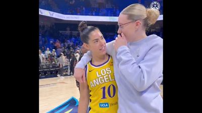 Paige Bueckers, Kelsey Plum’s Sweet Postgame Exchange Loved by WNBA Fans