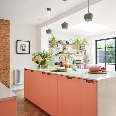 Need some kitchen colour inspo? This bright and beautiful kitchen is a must-see