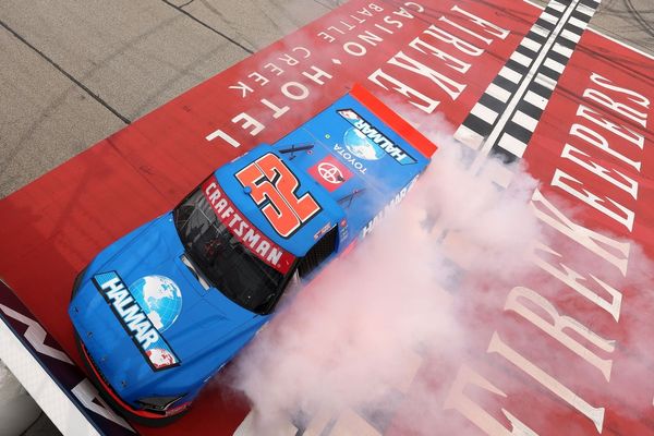 Michigan mayhem: Truck battle ends in a triple overtime Stewart Friesen win