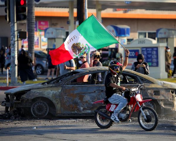 Trump authorizes 2,000 national guard troops to deploy to LA amid Ice protests