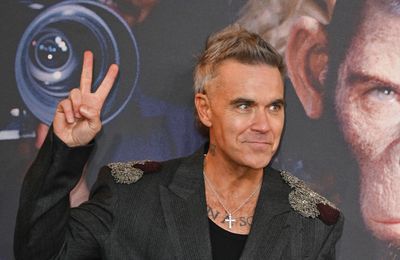 Robbie Williams felt 'anxious ' before going on stage  but developed new 'perspective' on fame