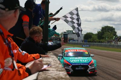 BTCC Thruxton: Ingram survives contact with Sutton to win
