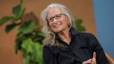 You'll never guess where Annie Leibovitz keeps her family portraits – the out-of-the-box placement is heartwarmingly brilliant