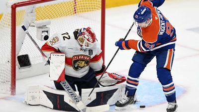 Oilers Get Troubling Injury Update on Key Forward for Game 3 vs. Panthers