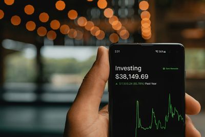 9 Surprising Ways to Invest with Little Money