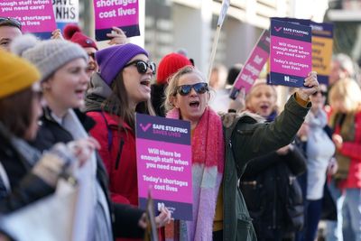 Nurses to vote on pay deal amid concerns of industrial action