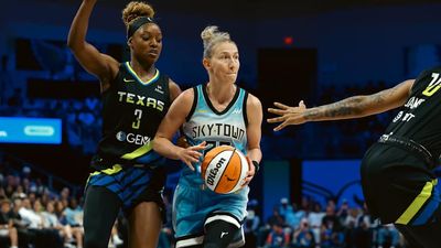 Sky Guard Courtney Vandersloot to Miss Rest of Season Due to ACL Tear