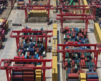 US hoping for ‘handshake’ from China at London trade talks; takeover flurry in the City – as it happened