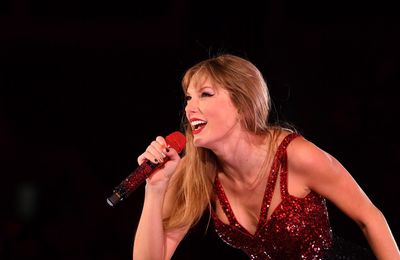 Taylor Swift's Reputation re-enters Top 5 of Billboard chart