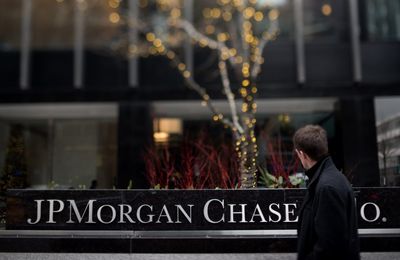 JPMorgan’s stance on analyst job-hopping reflects ongoing competition for top talent