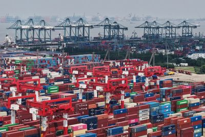 US and China are holding trade talks in London after Trump's phone call with Xi