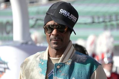 Snoop Dogg continues love of football with burger van plan