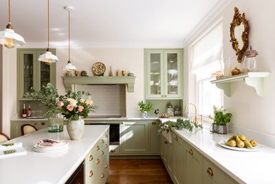 I tried cleaning my kitchen with pickling juice – it’s eco-friendly, cost-effective, and great at making surfaces shine