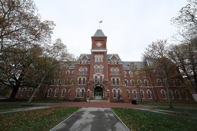 Ohio State University says all students will be required to train in AI