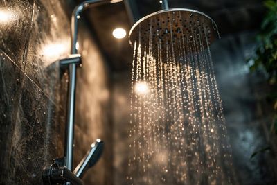 7 Common Shower Mistakes That Make You Dirtier
