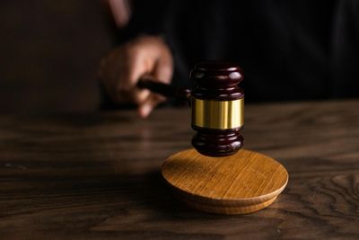 AI Scandal Rocks British Courts: UK Lawyers Slammed for Citing Fake Cases Generated by Bots